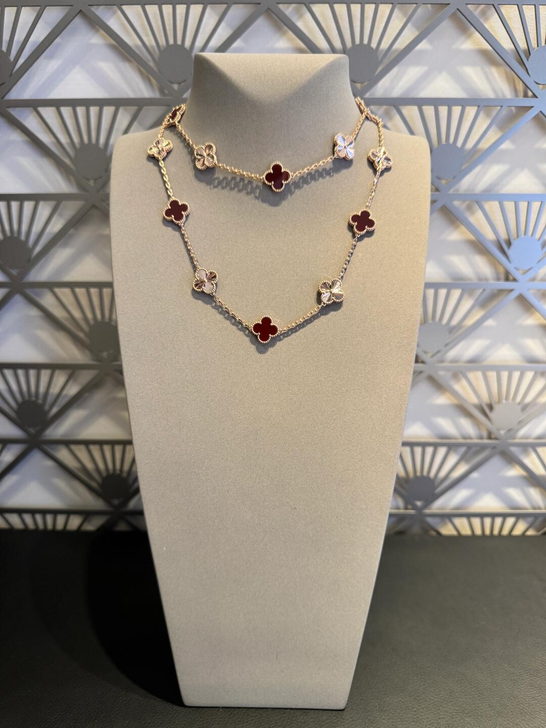 [OAK JURI]CLOVER 20 MOTIFS LASER CARNELIAN NECKLACE