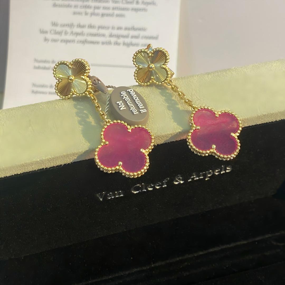 [OAK JURI]NEW CLOVER 2 MOTIF PINK ENAMEL EARRINGS