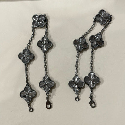 [OAK JURI]CLOVER 5 MOTIF BLACK BRACELET