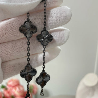 [OAK JURI]CLOVER 5 MOTIF BLACK BRACELET