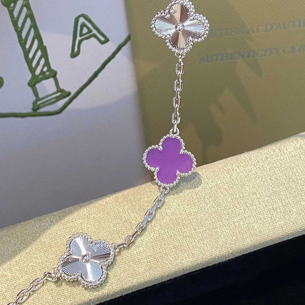 [OAK JURI] CLOVER 5 MOTIF VIOLET BRACELET COLLECTION
