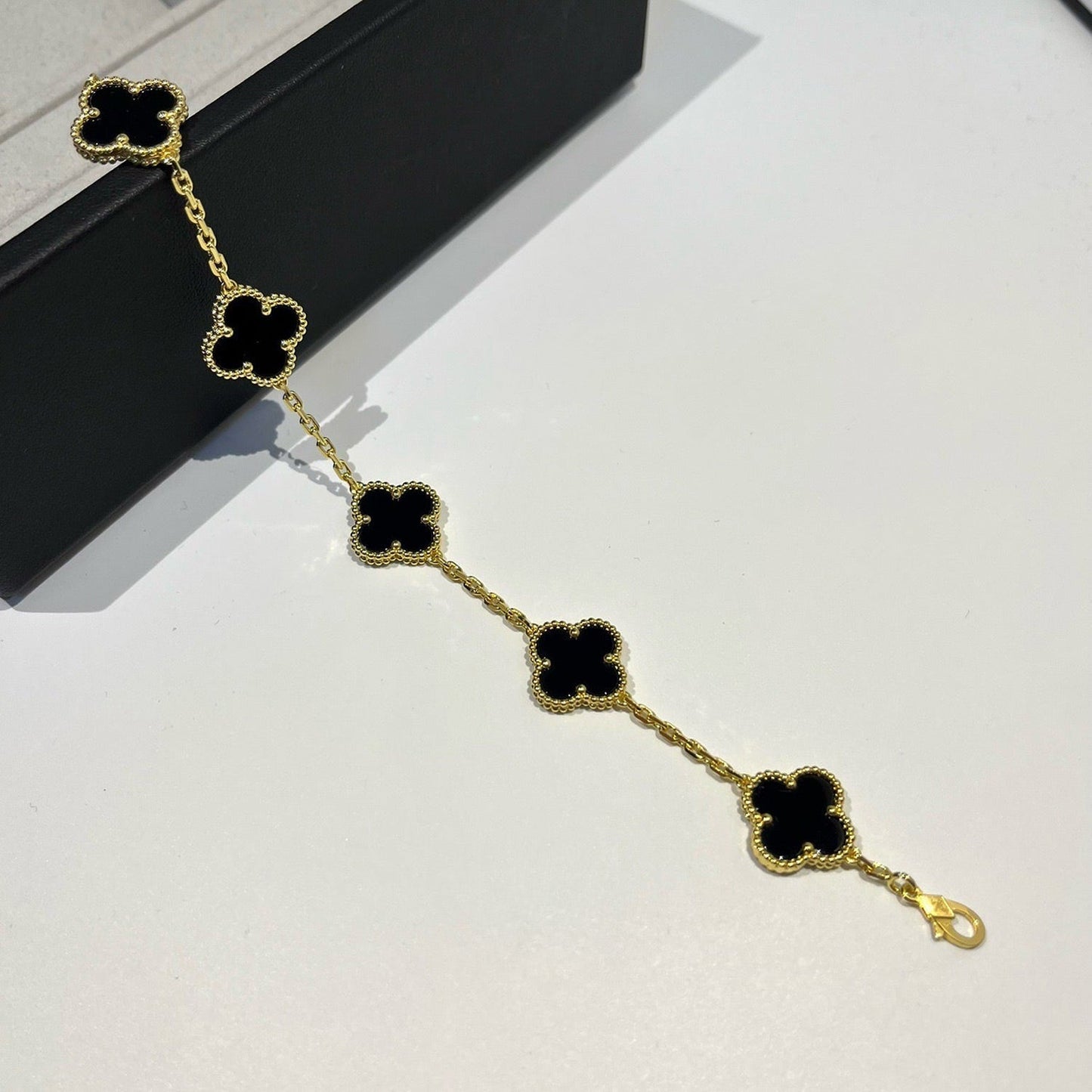 [OAK JURI] CLOVER 5 MOTIF ONYXS BRACELET COLLECTION