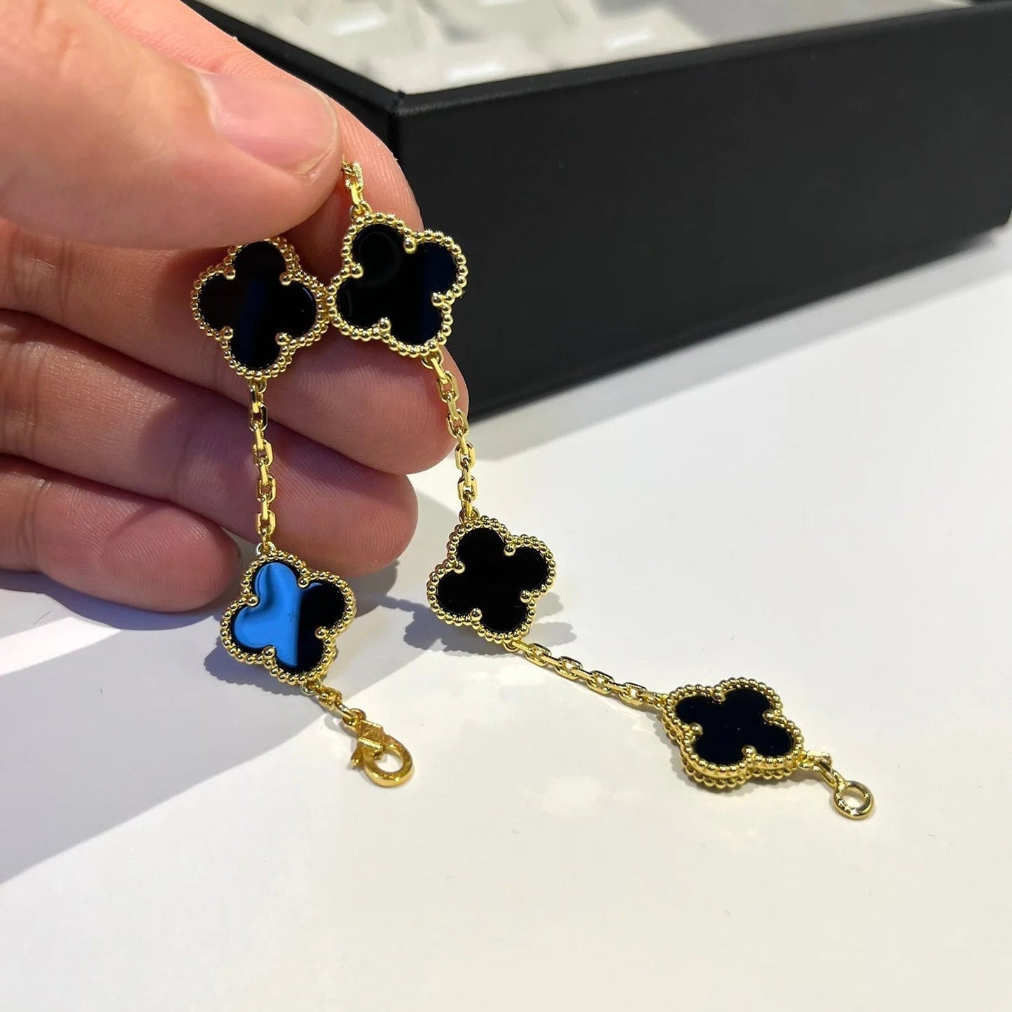 [OAK JURI] CLOVER 5 MOTIF ONYXS BRACELET COLLECTION
