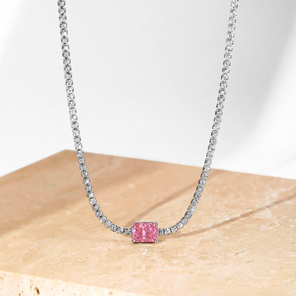 [OAK JURI]2.0 carat Ornate Emerald Cut Necklace
