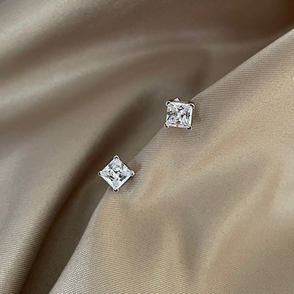 [OAK JURI]Delicate Square Shape Earrings
