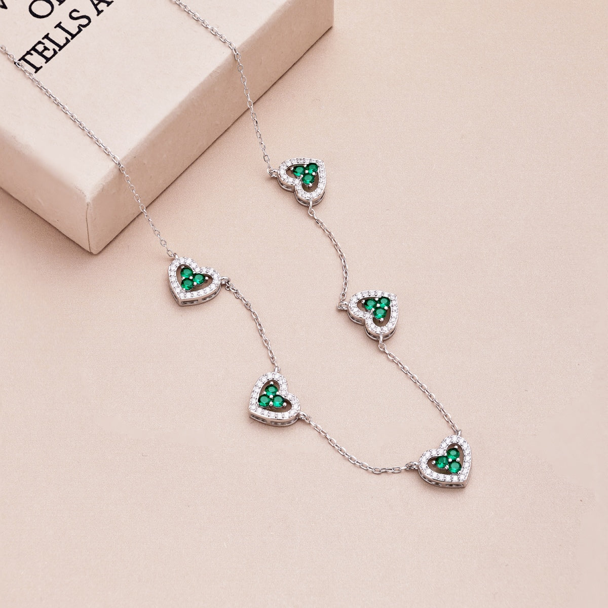 [OAK JURI]Sparkling Five Heart Necklace