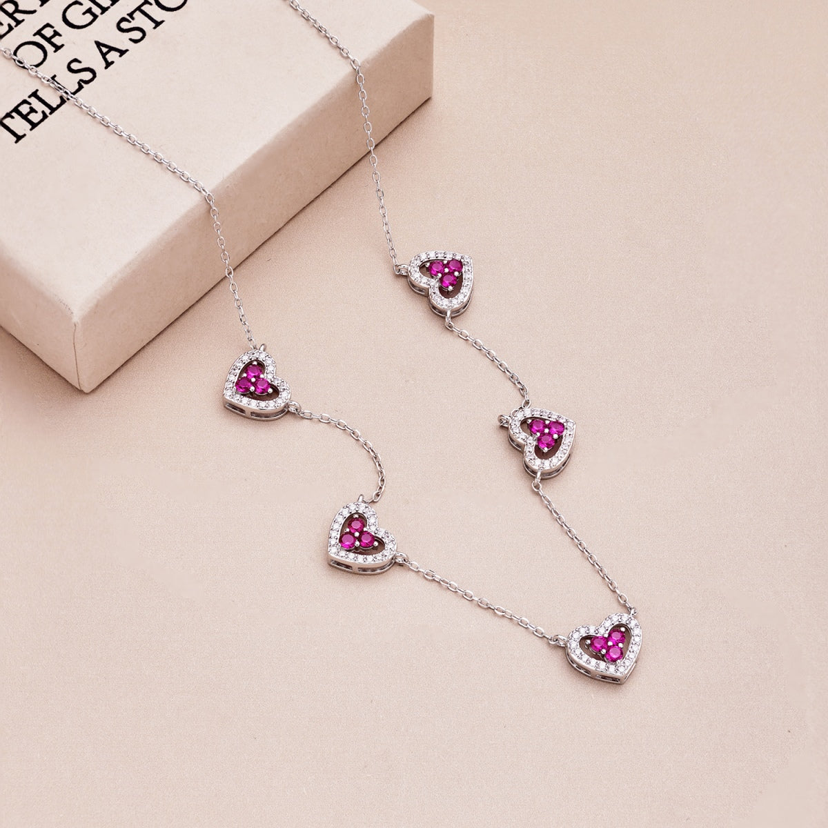 [OAK JURI]Sparkling Five Heart Necklace