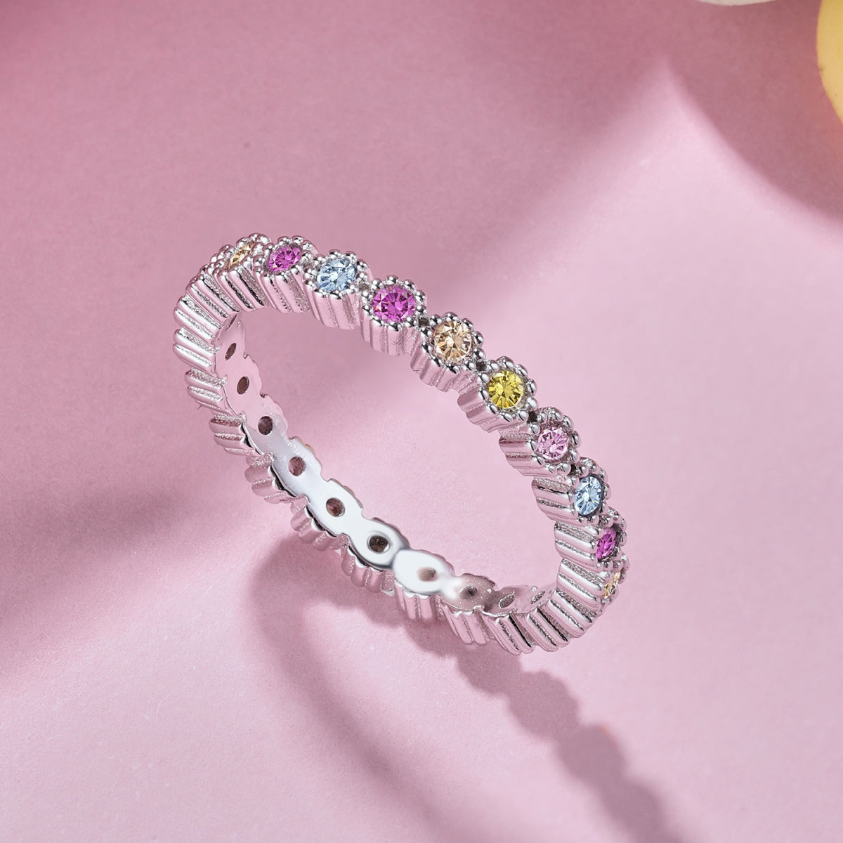 [OAK JURI]Unique Scintillating Round Cut Daily Ring