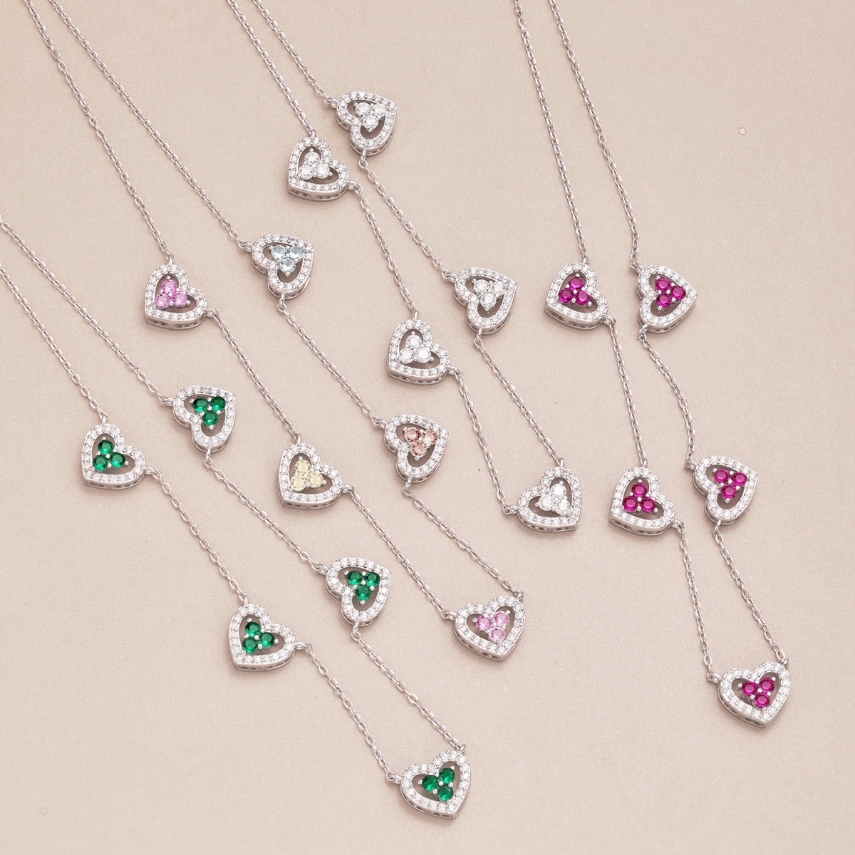 [OAK JURI]Sparkling Five Heart Necklace