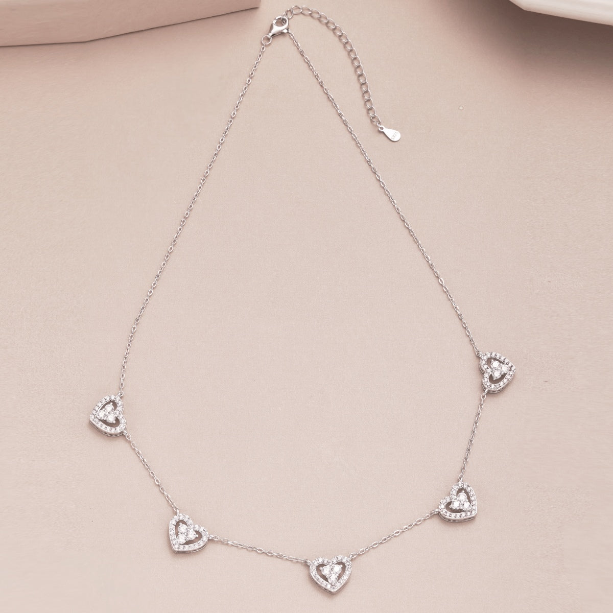 [OAK JURI]Sparkling Five Heart Necklace