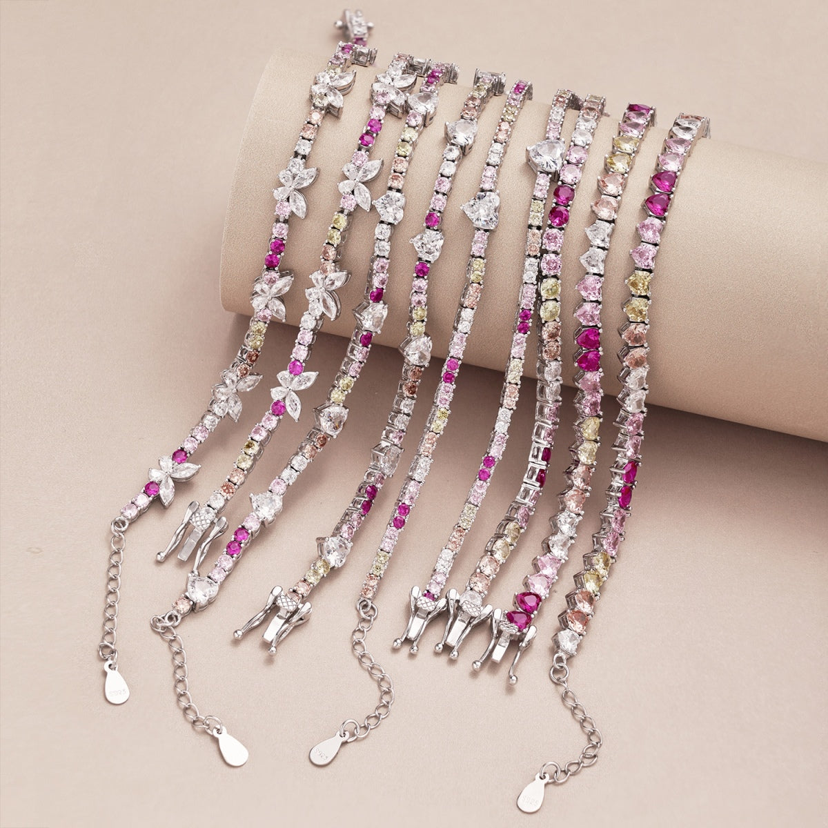 [OAK JURI]Ornate Colorful Butterfly Shape Round Cut Daily Bracelet
