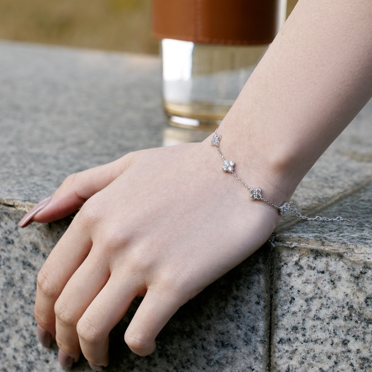 [OAK JURI]Four-Leaf Clover Hollow Butterfly Bracelet
