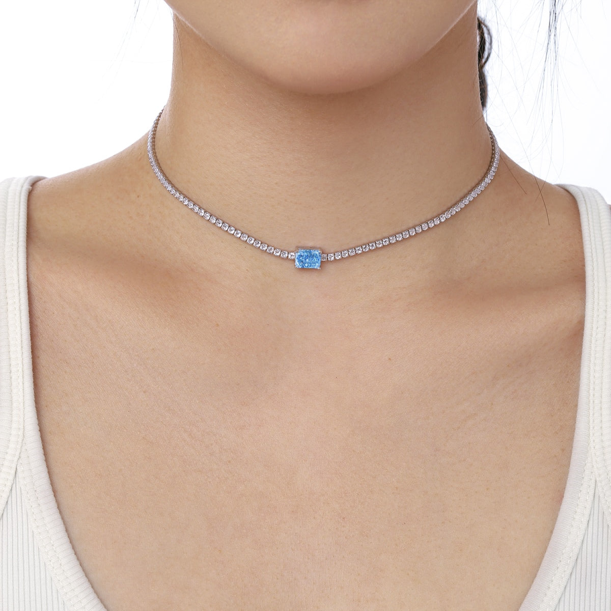 [OAK JURI]2.0 carat Ornate Emerald Cut Necklace