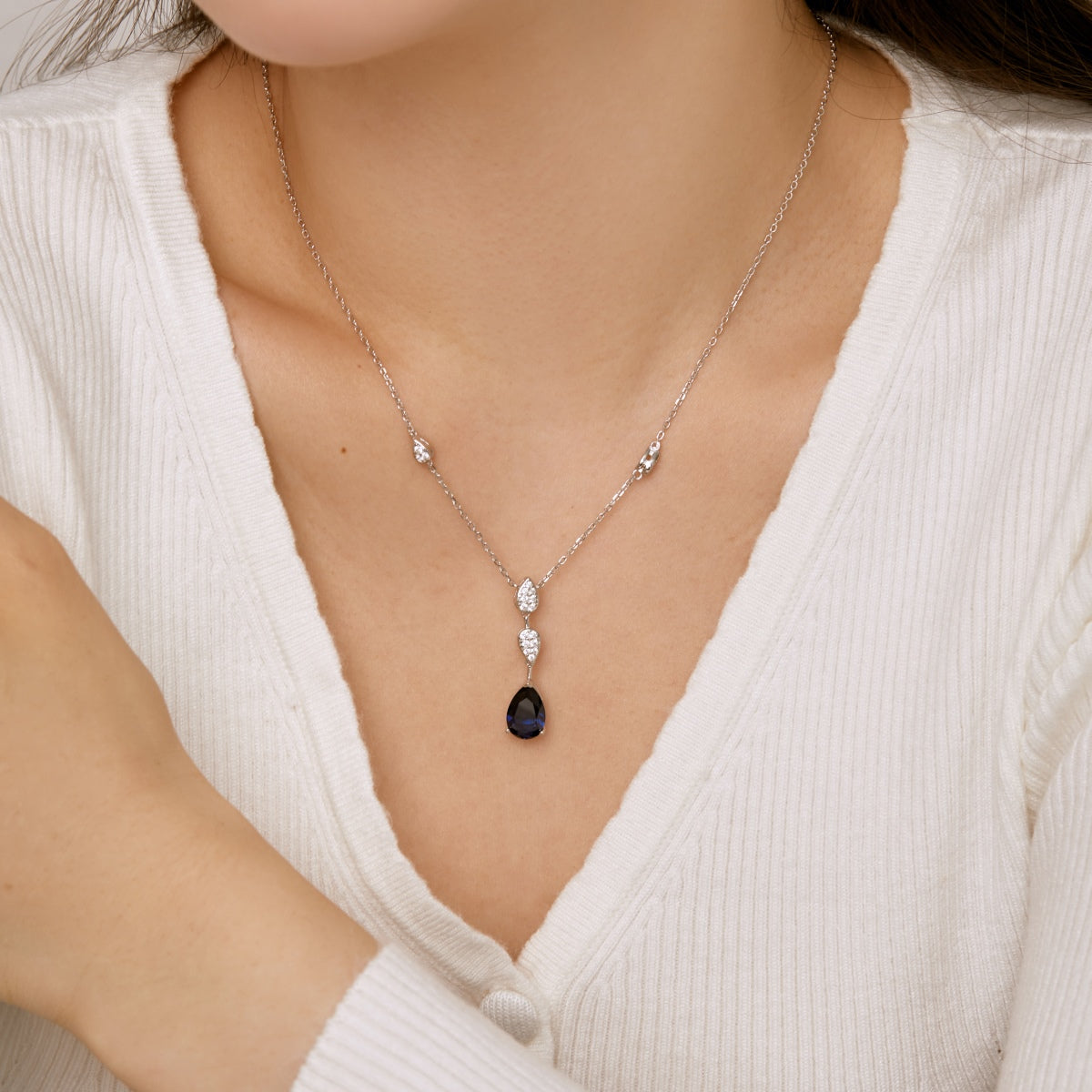 [OAK JURI]Dazzling Pear Cut Necklace