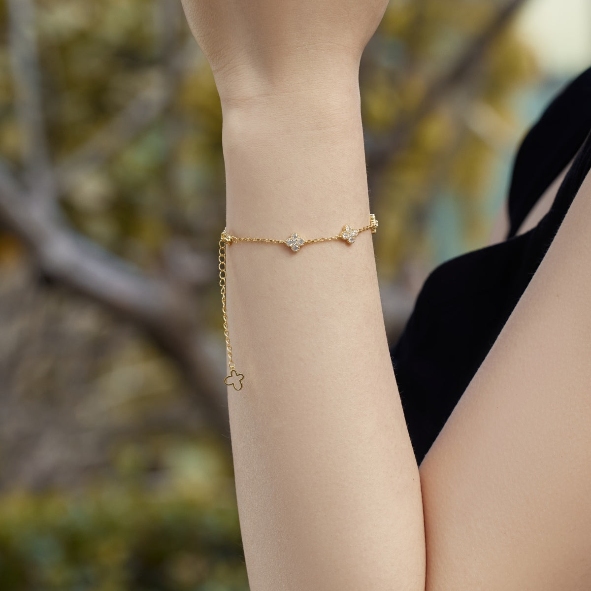 [OAK JURI]Four-Leaf Clover Hollow Butterfly Bracelet