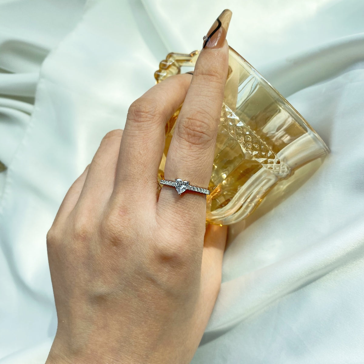 [OAK JURI]0.5 Carat CaratEternity Charming Heart Shape Lover Ring