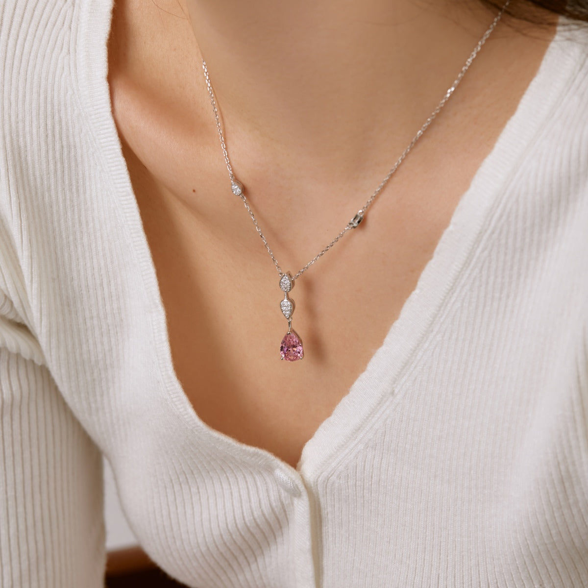 [OAK JURI]Dazzling Pear Cut Necklace