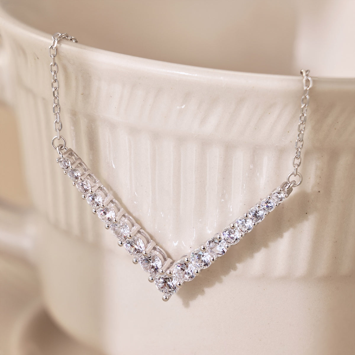 [OAK JURI]Ornate Round Cut Necklace