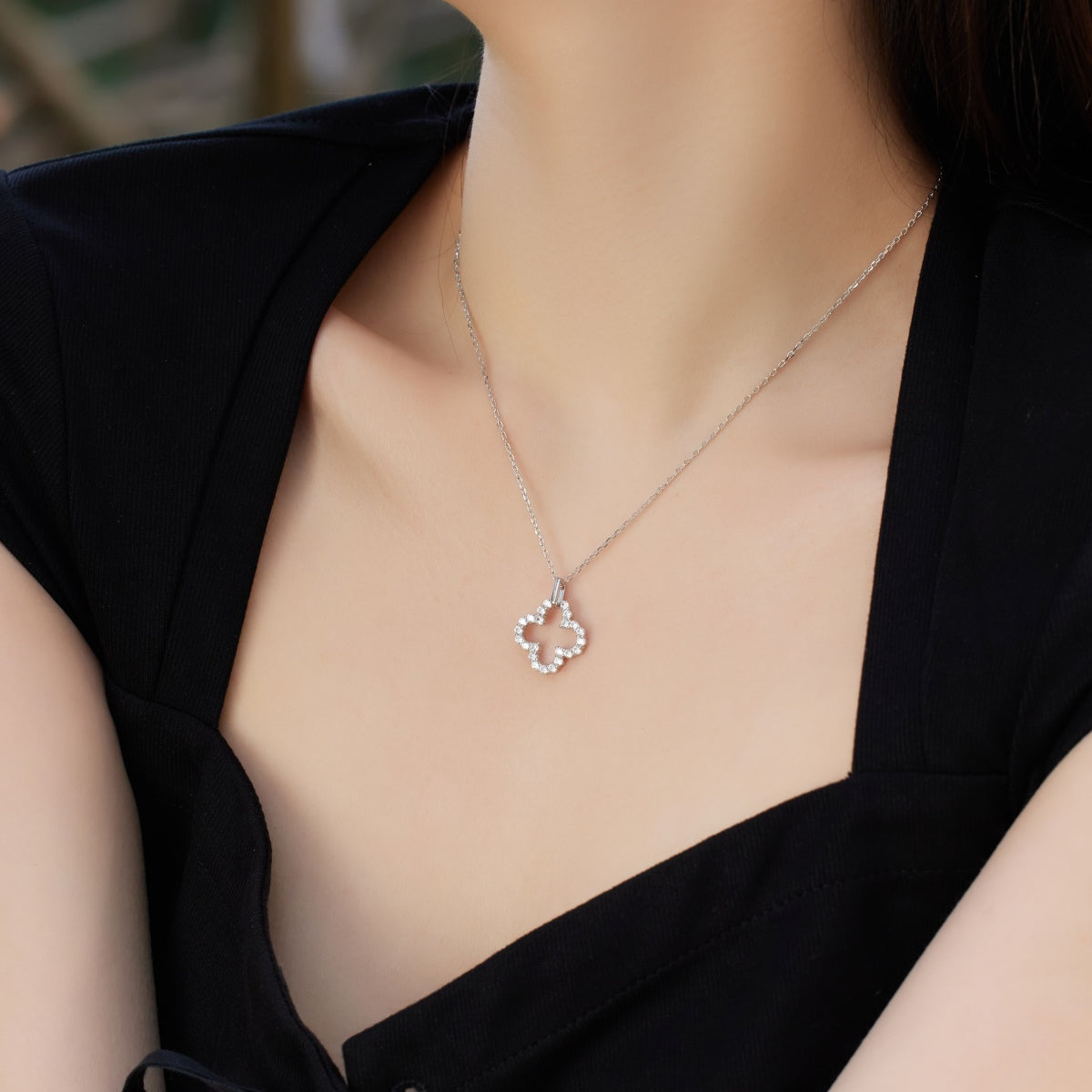 [OAK JURI]Four-Leaf Clover Hollow Design Exquisite Necklace