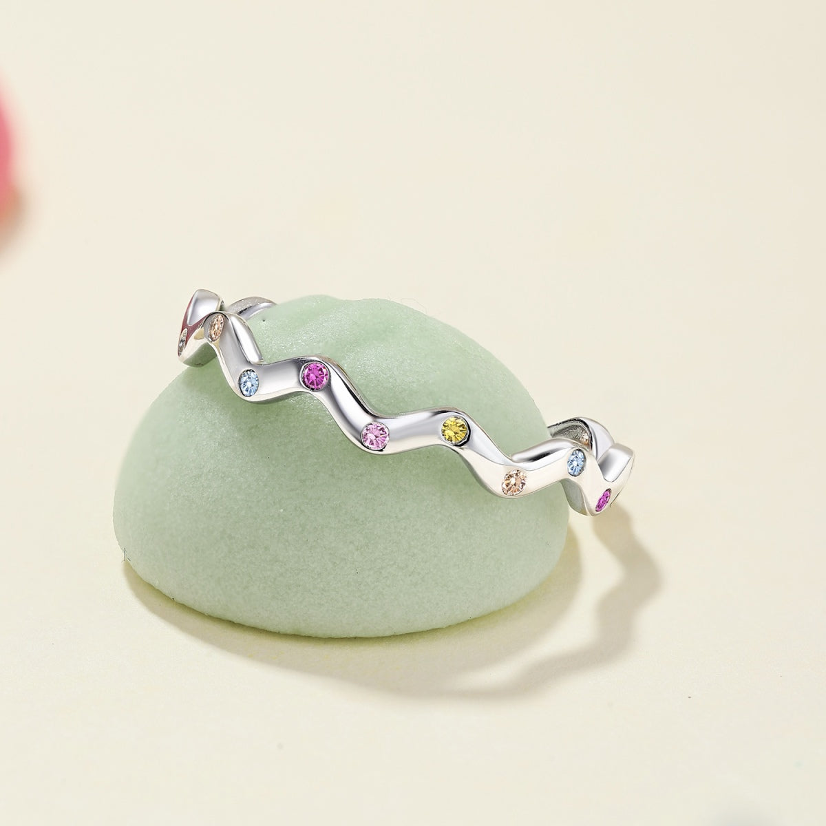 [OAK JURI]Ornate Vibrant Round Cut Daily Ring