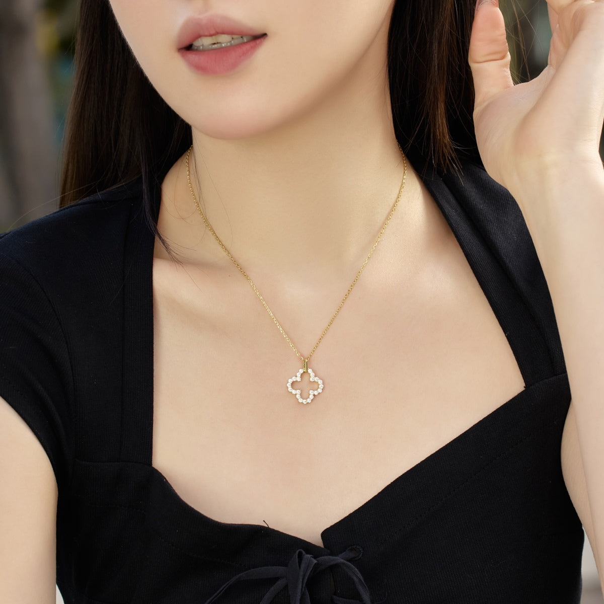 [OAK JURI]Four-Leaf Clover Hollow Design Exquisite Necklace