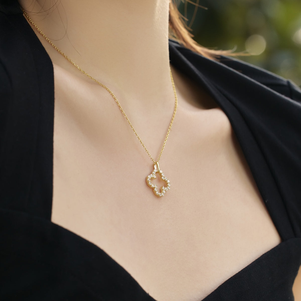 [OAK JURI]Four-Leaf Clover Hollow Design Exquisite Necklace