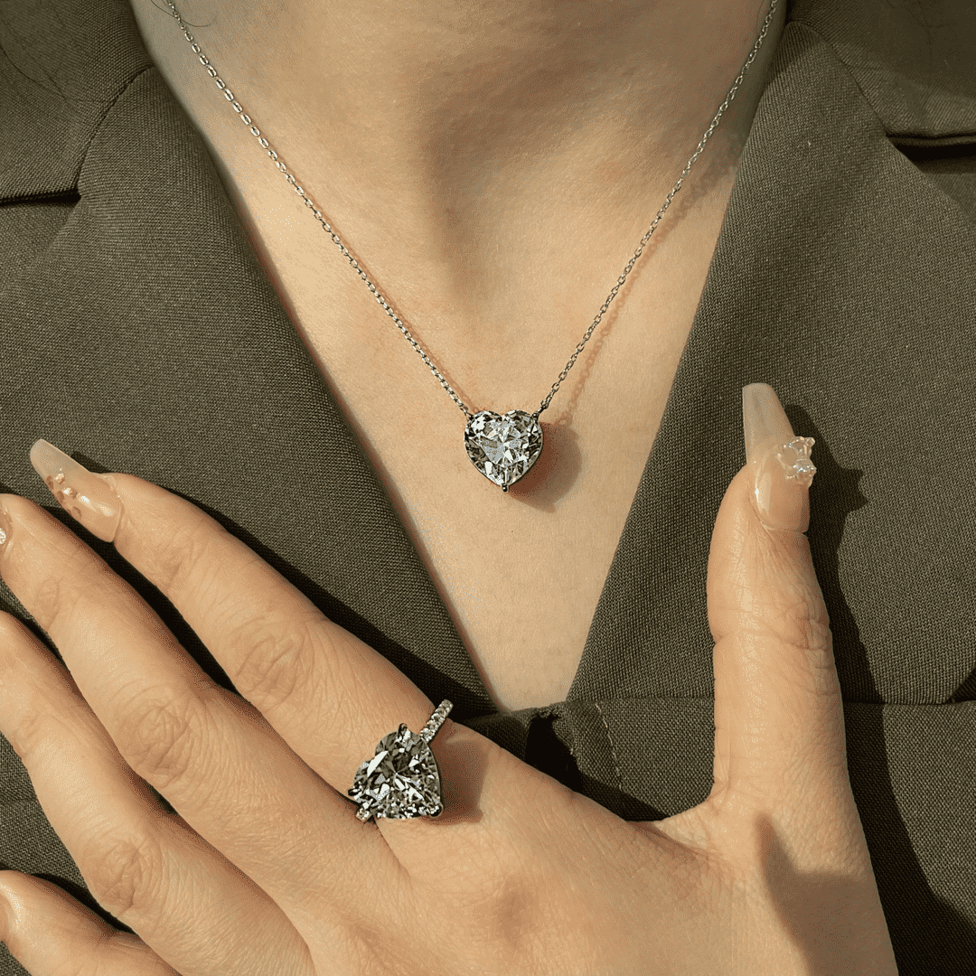 [OAK JURI]6.0 carat Radiant Heart Shape Necklace