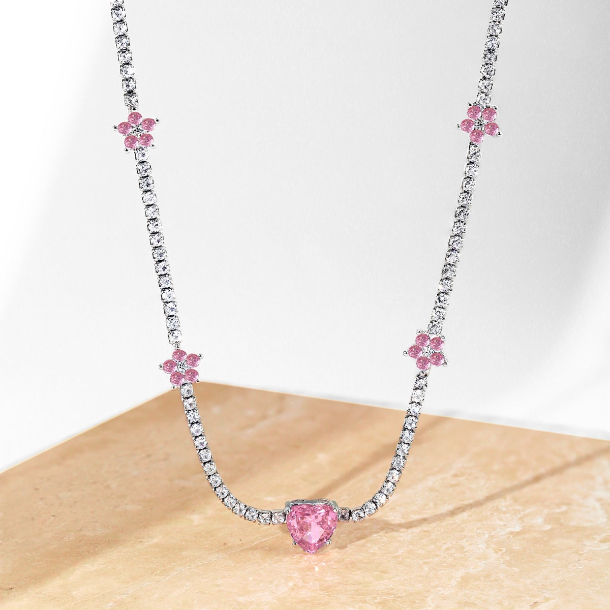 [OAK JURI]Dazzling Pink Heart Flower Necklace