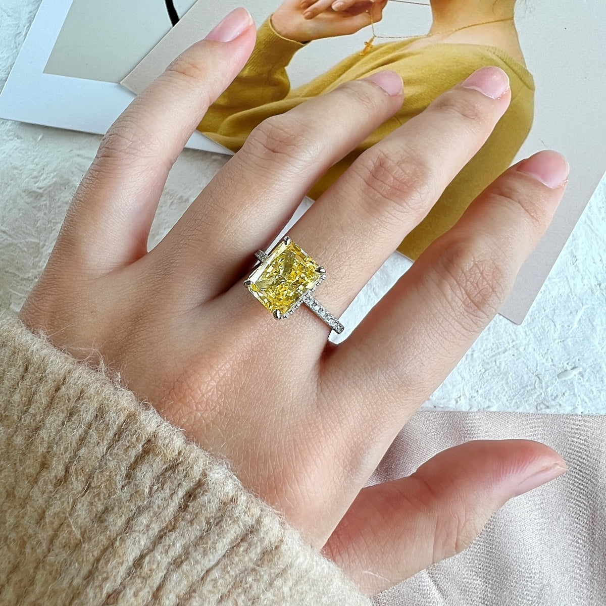[OAK JURI]4.0 Carat Luxurious Engagement Ring