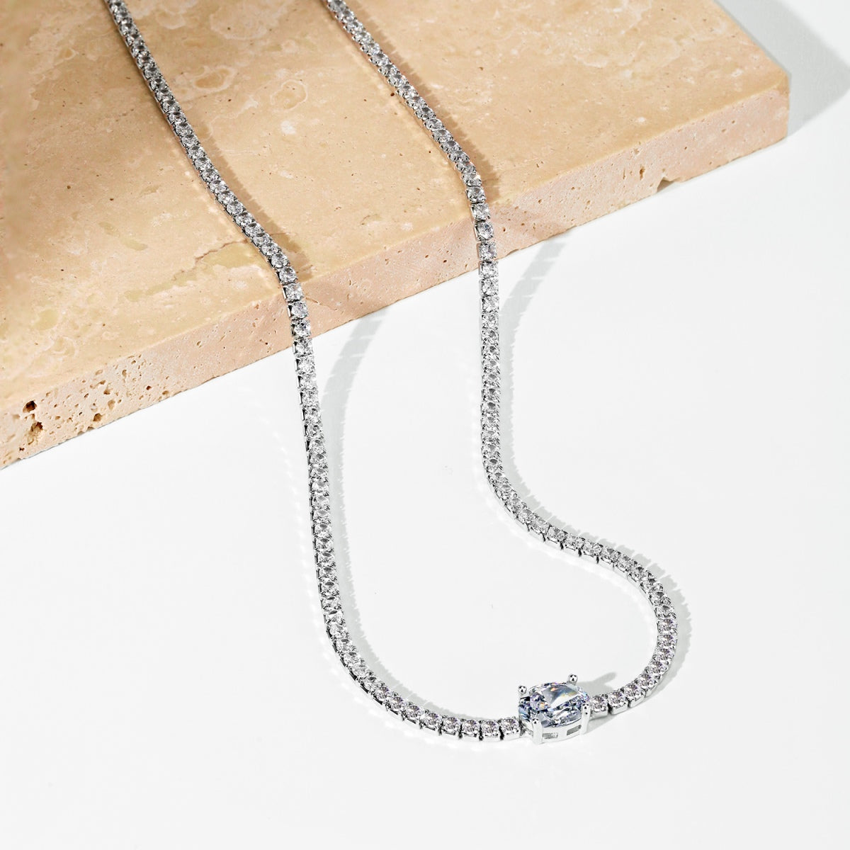 [OAK JURI]1.0 Carat Shining Oval Cut Necklace