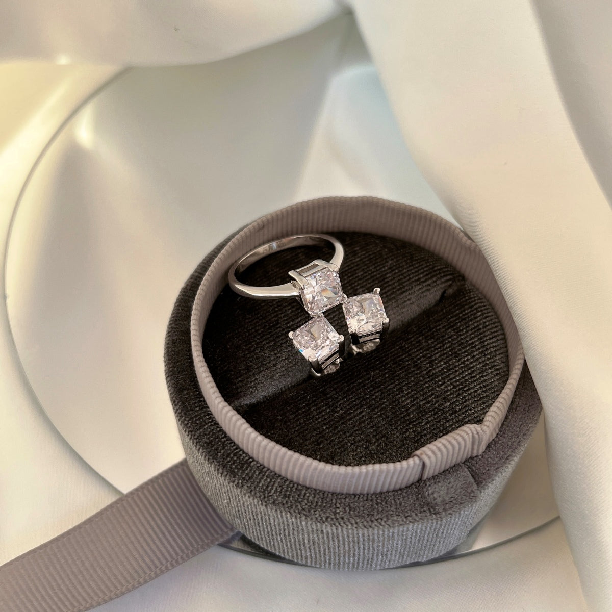 [OAK JURI]1.0 Carat Radiant Princess Cut Wedding Earrings
