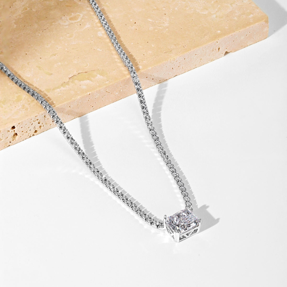 [OAK JURI]4.0 Carat Elegant Radiant Cut Necklace