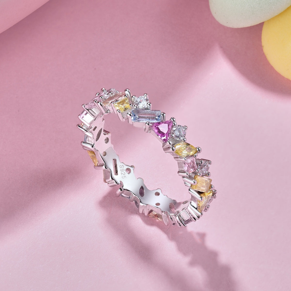 [OAK JURI]Dazzling Polychromatic Multi cut Daily Ring