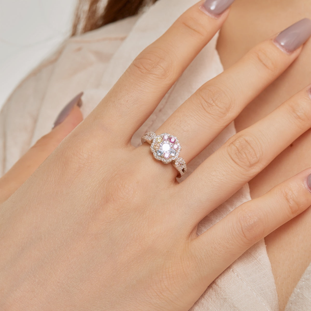 [OAK JURI]Delicate Colorful Round Cut Flower Shape Wedding Ring