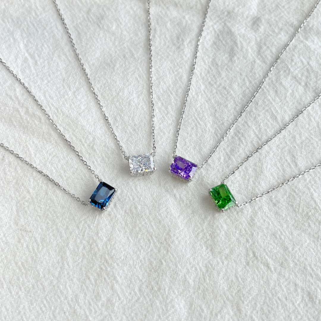 [OAK JURI]Luxurious Square Shape Colorful Necalack