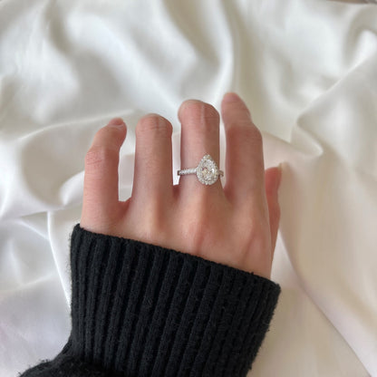[OAK JURI]1.0 Carat Luxurious Resplendent Water Drop Shape Wedding Ring