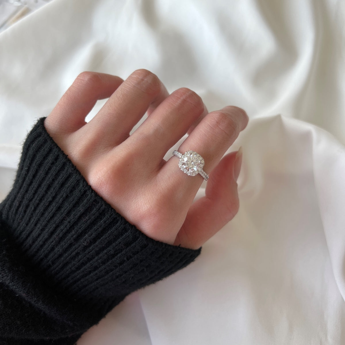 [OAK JURI]Dazzling Resplendent Round Cut Wedding Ring