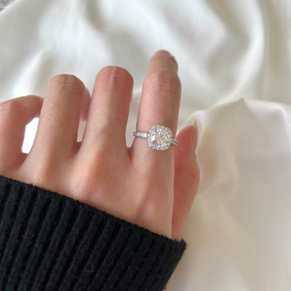 [OAK JURI]Dazzling Resplendent Round Cut Wedding Ring