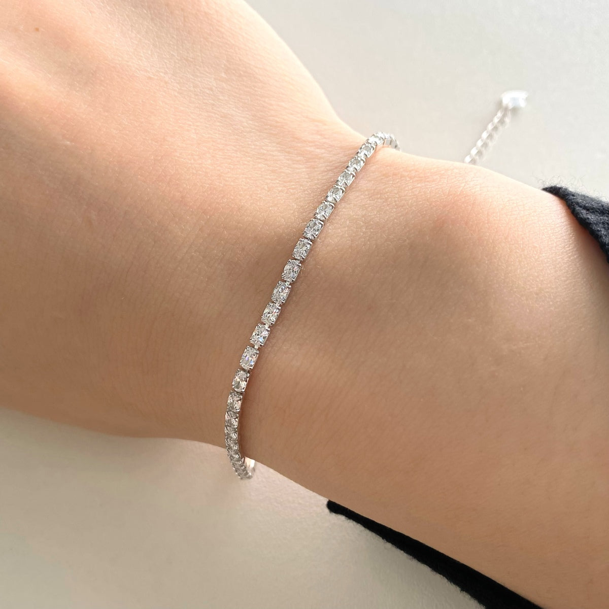 [OAK JURI]Elegant Emerald Cut Daily Bracelet