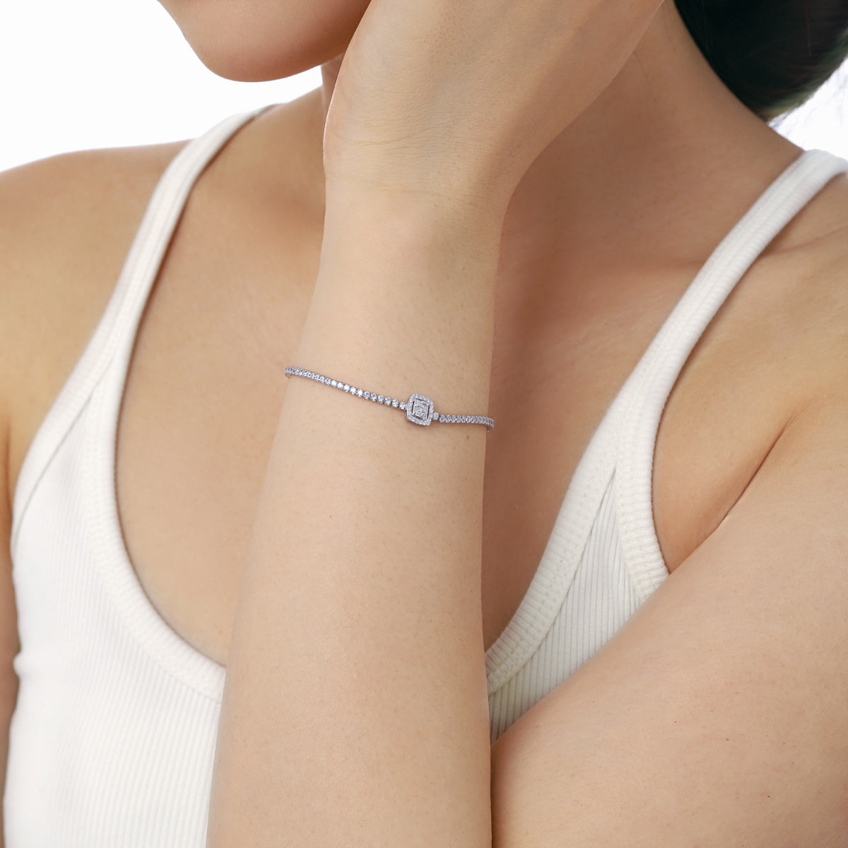 [OAK JURI]Luxurious Dazzling Square Shape Banquet Bracelet