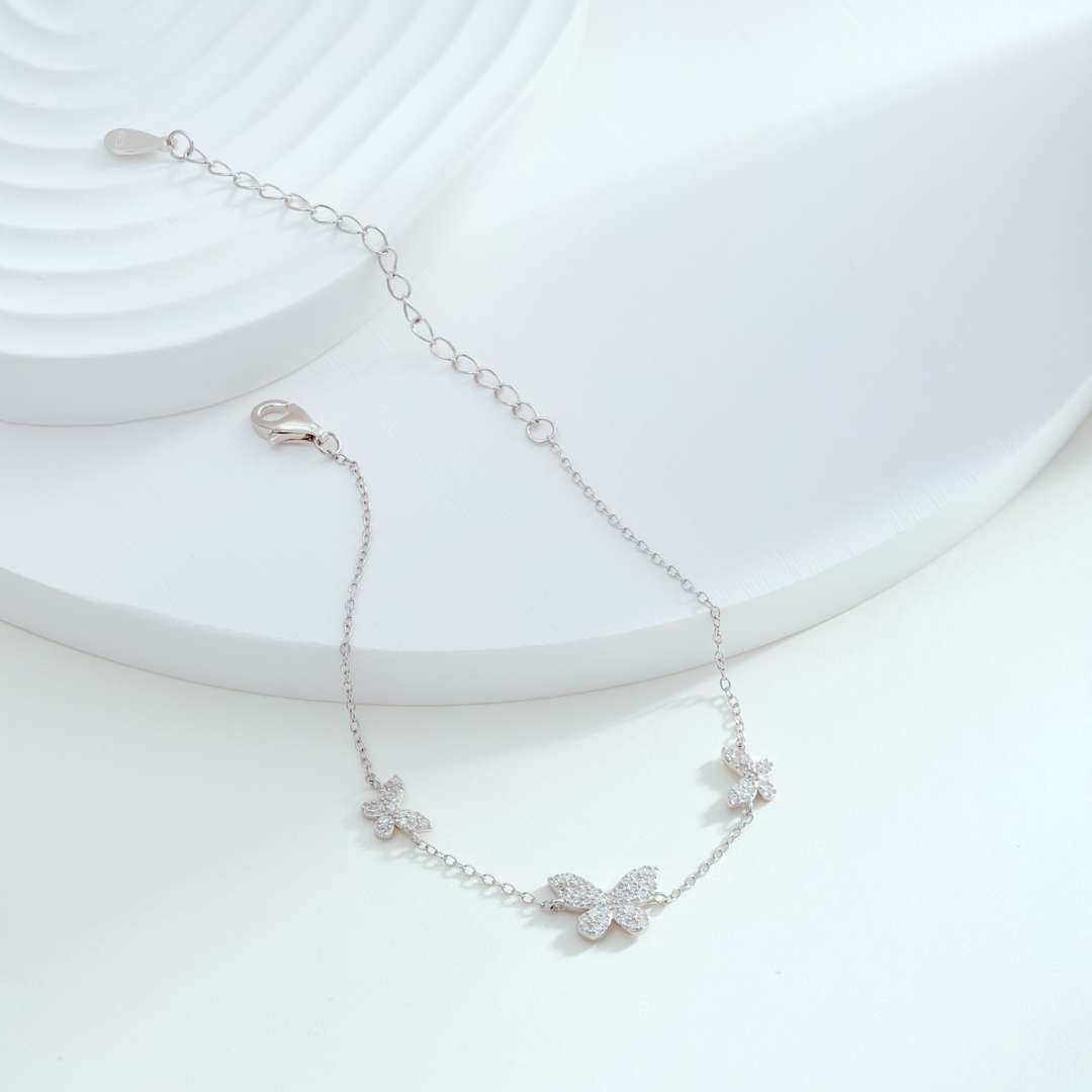 [OAK JURI]Delicate Butterfly Pendant Bracelet