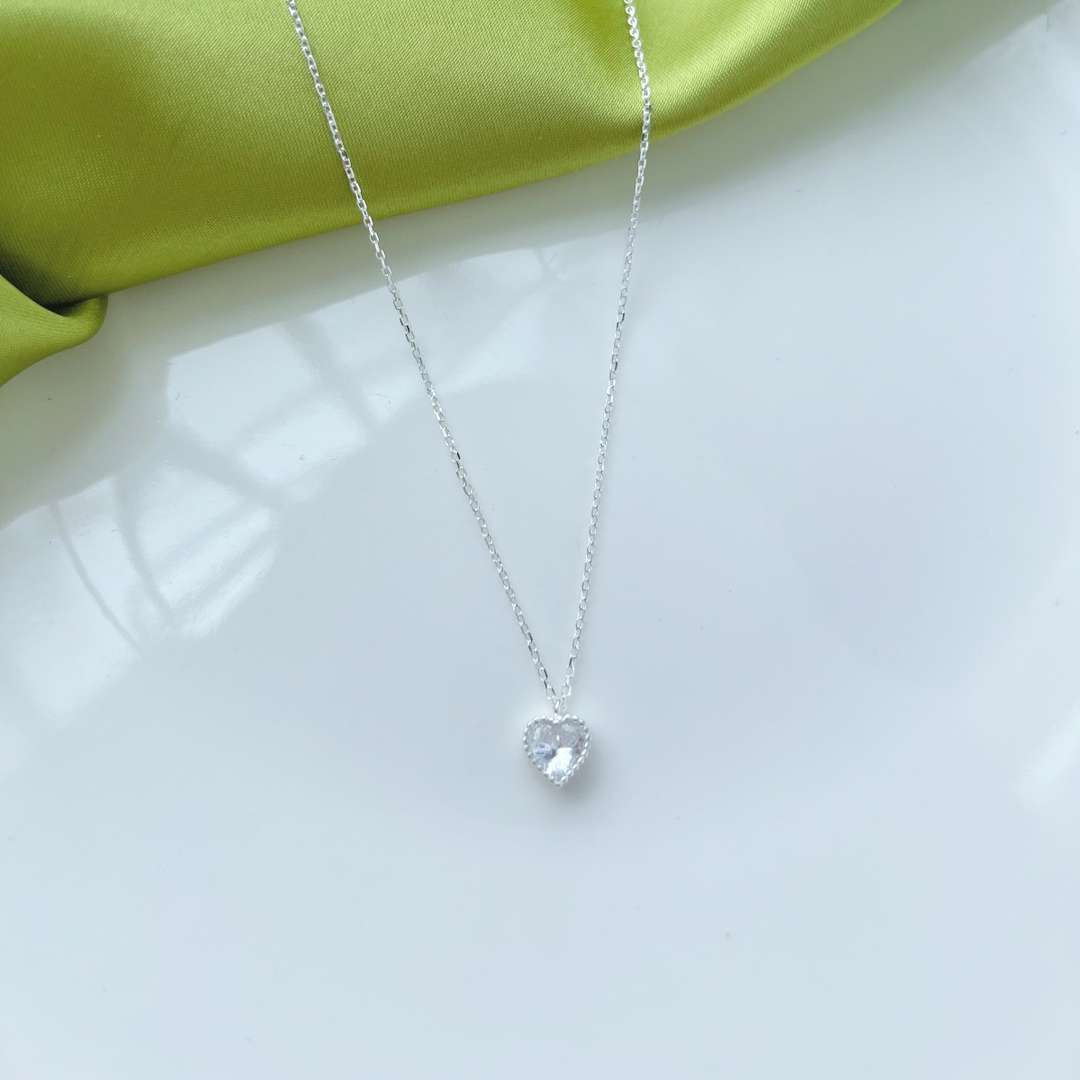 [OAK JURI]Ornate Heart Shape Necklace
