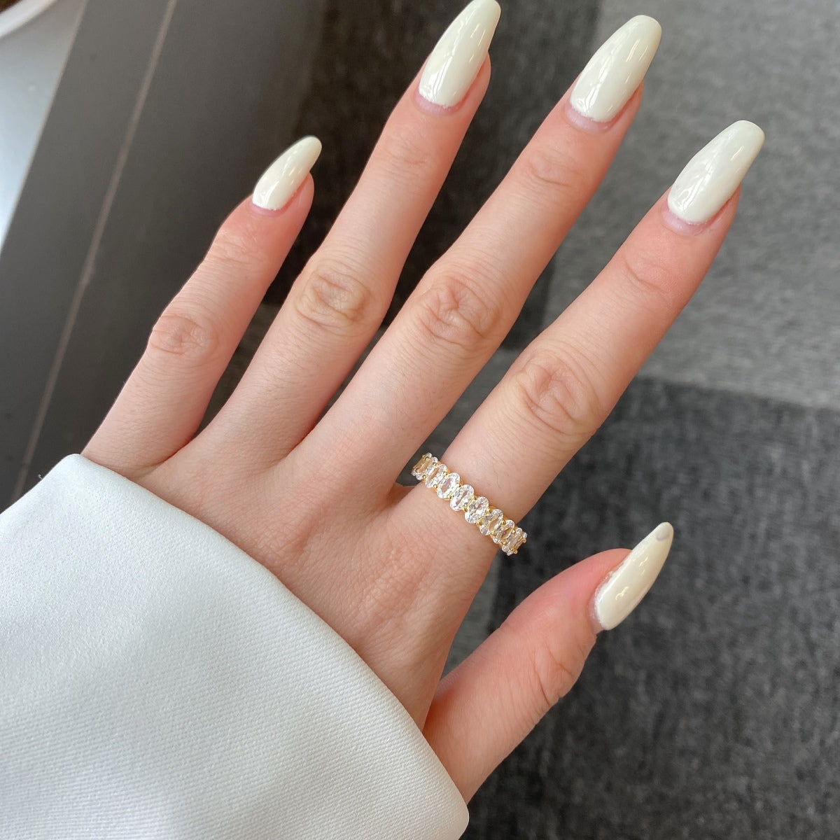 [OAK JURI]Ornate Oval Cut Tennis Ring