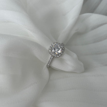 [OAK JURI]Dazzling Resplendent Round Cut Wedding Ring