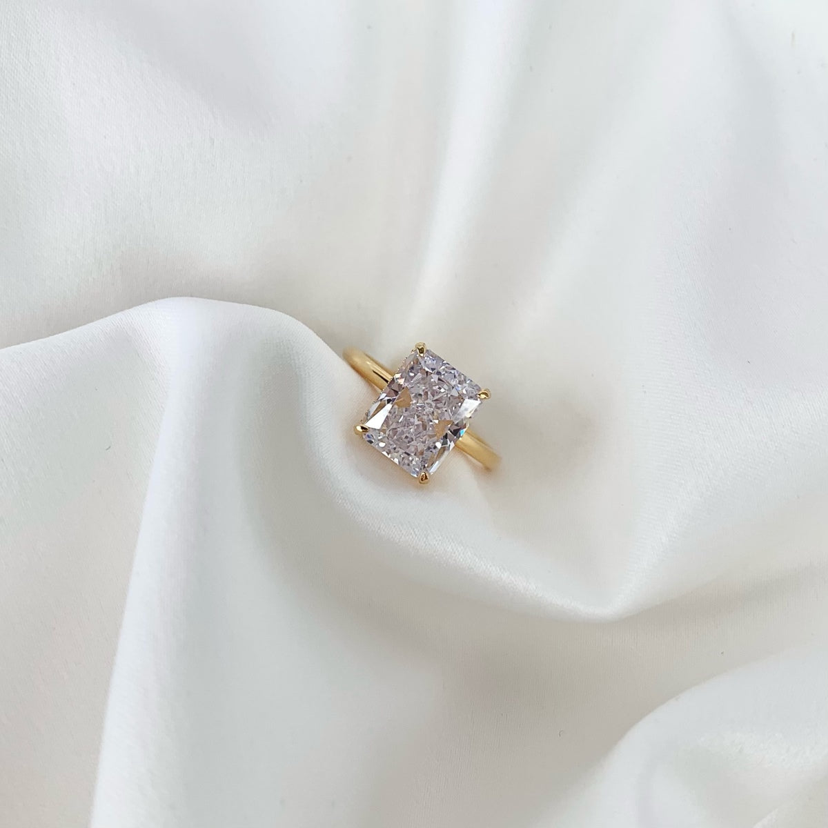 [OAK JURI]4.0 Carat Ornate Enchanting Radiand Cut Banquet Ring