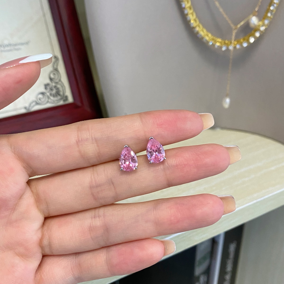 [OAK JURI]Ornate Water Drop Shape Earrings