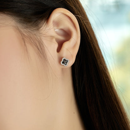 [OAK JURI]Four-Leaf Clover Flower Shaped Earrings