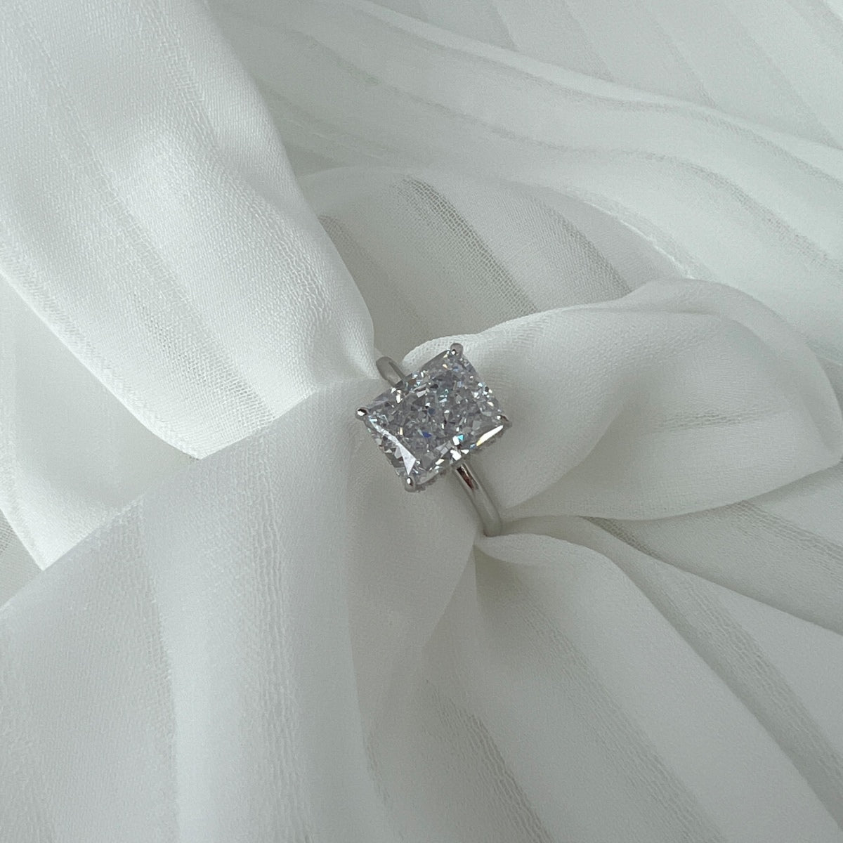 [OAK JURI]4.0 Carat Ornate Enchanting Radiand Cut Banquet Ring