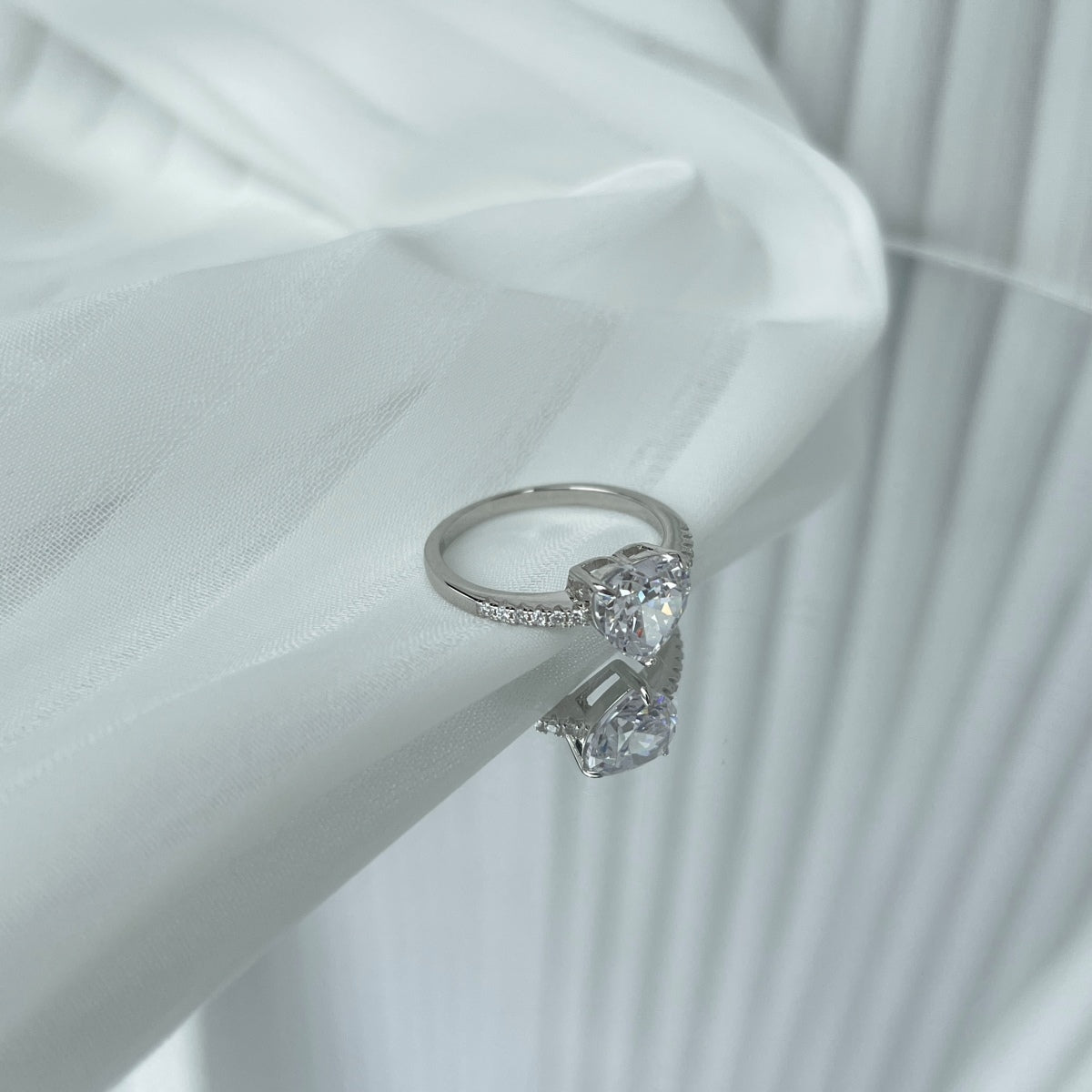 [OAK JURI]2.0 Carat Dazzling Lustrous Heart Cut Lover Ring