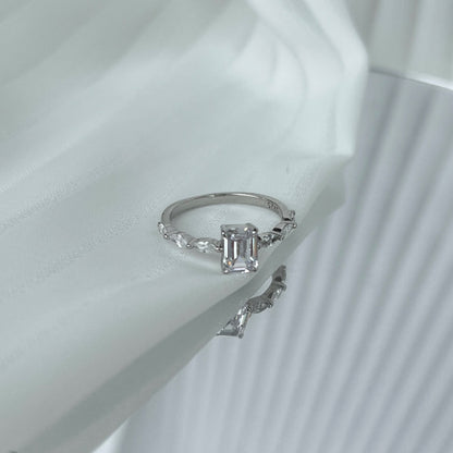 [OAK JURI]1.0 Carat Dainty Resplendent Radiant Cut Daily Ring
